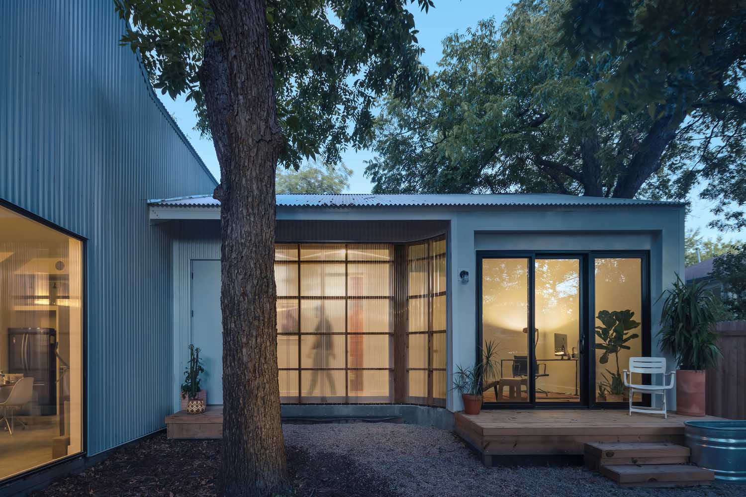 Explore 15 Houses That Get the Most Out of an Accessory Dwelling Unit (ADU) - 13694